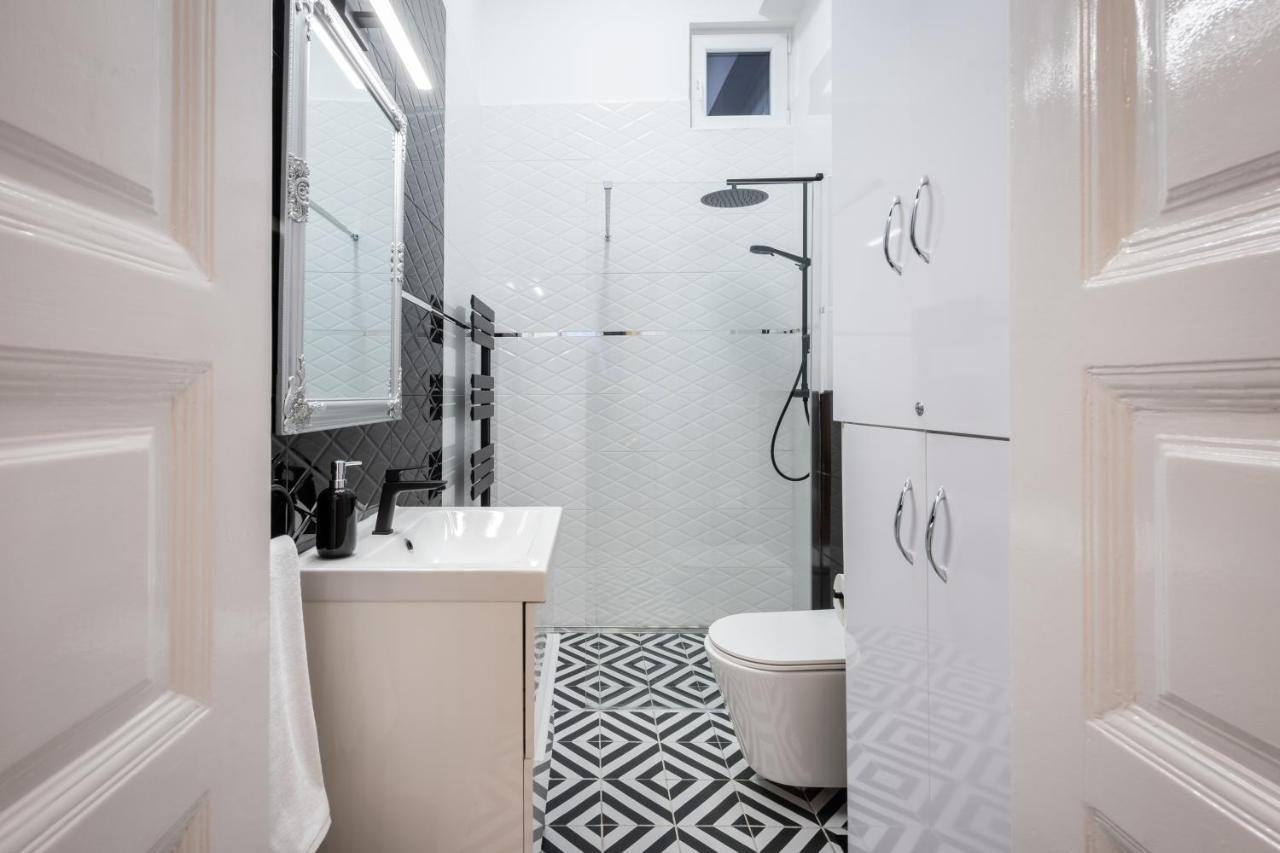 Premium Art Deco Apartment At Broadway // 4Bdr & 3Br Budapešť Exteriér fotografie