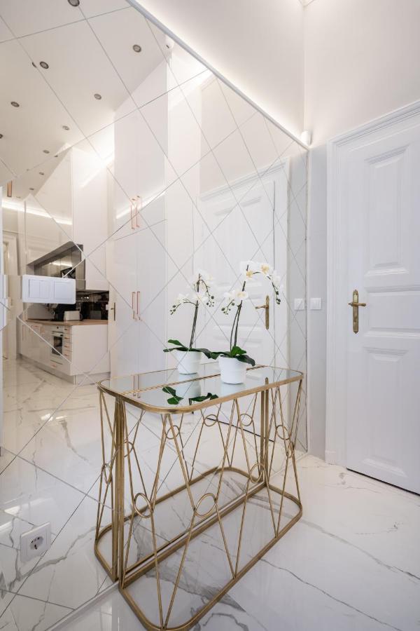Premium Art Deco Apartment At Broadway // 4Bdr & 3Br Budapešť Exteriér fotografie